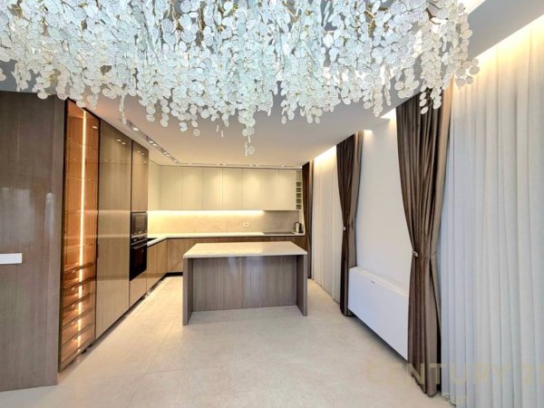 Tirane, shes Vile 3 Katshe Kati 3, 404 m² 780.000 € 