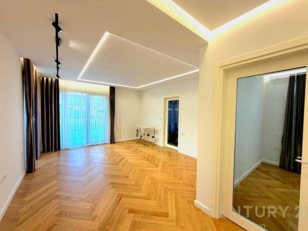 Tirane, shes Vile 3 Katshe Kati 3, 404 m² 780.000 € 
