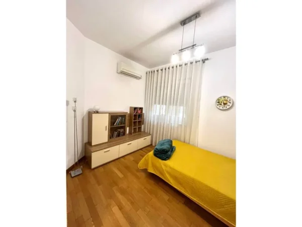 Tirane, shes apartament 3+1+Aneks+Ballkon Kati 1, 260 m² 650.000 € (Touch of Sun)