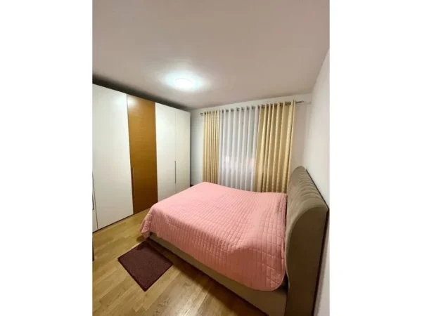Tirane, shes apartament 3+1+Aneks+Ballkon Kati 1, 260 m² 650.000 € (Touch of Sun)