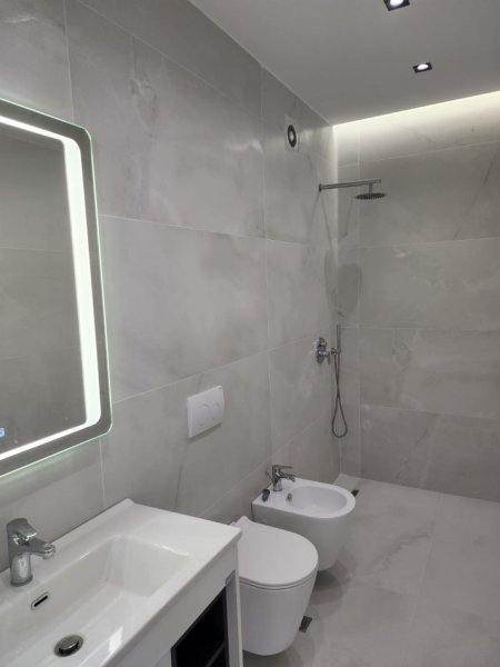 Tirane, jap me qera apartament 2+1 Kati 3, 110 m² 1.500 € (delijorgji)