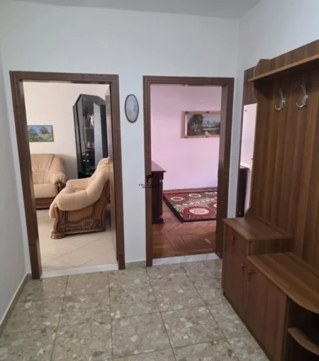 Tirane, jepet me qera apartament 2+1 Kati 4, 600 m² 600 € (RRUGA E DIBRES)