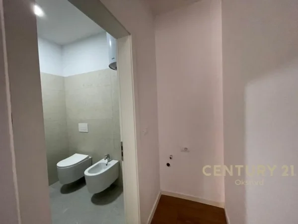 Tirane, shes apartament 2+1+Ballkon Kati 7, 89 m² 149.000 €