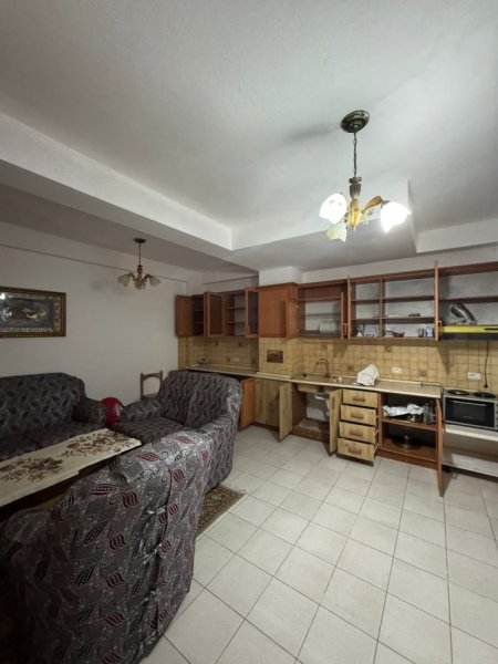 Tirane, shitet apartament 1+1+Ballkon Kati 1, 78 m² 96.000 € (Rruga e e Dibres , prane spitalit amerikan 2 ,ose bar Artist)