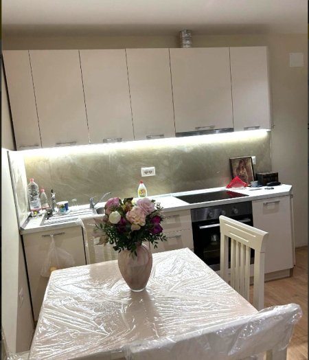 Jepet Super Apartament 2+1 me Qera tek Bulevardi Bajram Curri,  90 m² 550 €URO