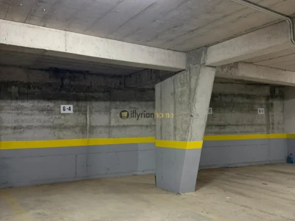 Tirane, jepet me qera ambjent biznesi Kati -2, 15 m² 100 € (Pazari i Ri)