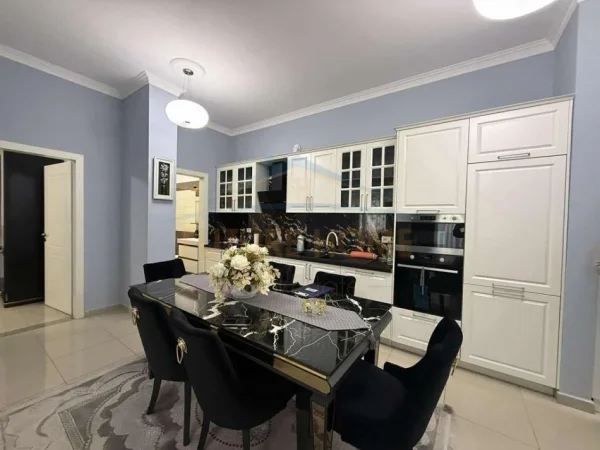 Tirane, jepet me qera apartament 2+1 Kati 1, 108 m² 600 € 