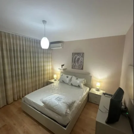 Tirane, jepet me qera apartament 2+1 Kati 2, 80 m² 650 € (FUSHA E AVIACIONIT)