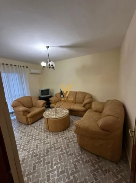 Tirane, jepet me qera apartament 3+1+Ballkon Kati 6, 90 m² 550 € (BULEVARDI ZOGU I PARE)
