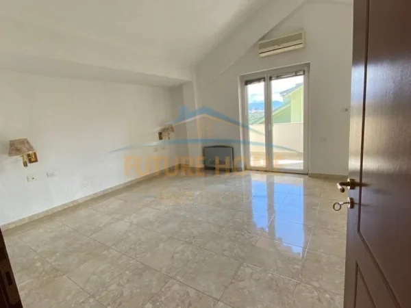 Tirane, jepet me qera apartament+verande | Penthouse 3+1 Kati 6, 360 m² 1.550 € 