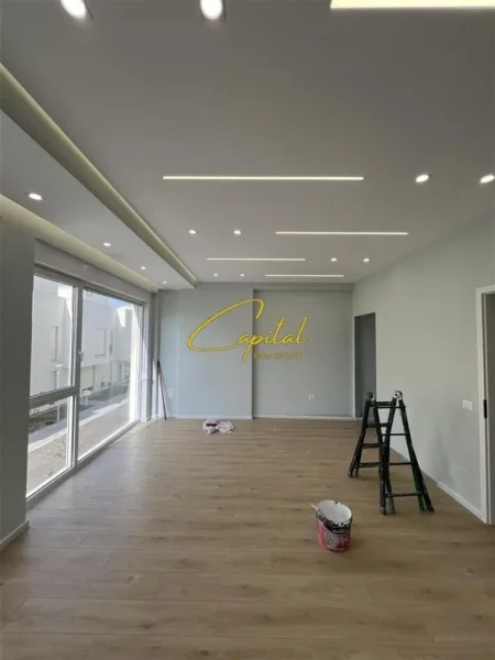 Tirane, jepet me qera Vile 4+1 Kati 3, 200 m² 1.400 € (FARKE)