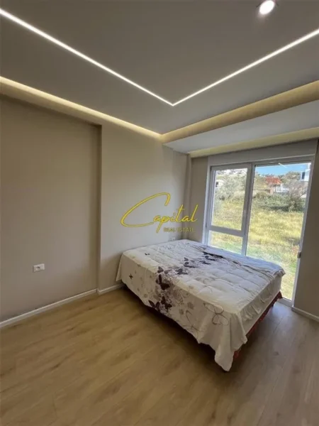 Tirane, jepet me qera Vile 4+1 Kati 3, 200 m² 1.400 € (FARKE)