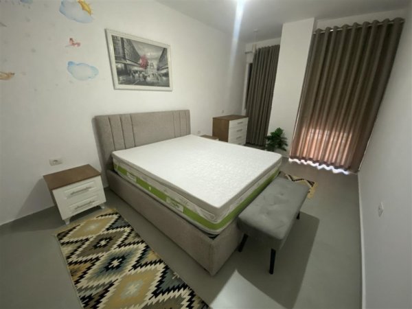 Tirane, jepet me qera apartament 1+1 Kati 1, 73 m² 750 € (RRUGA E DURRESIT)