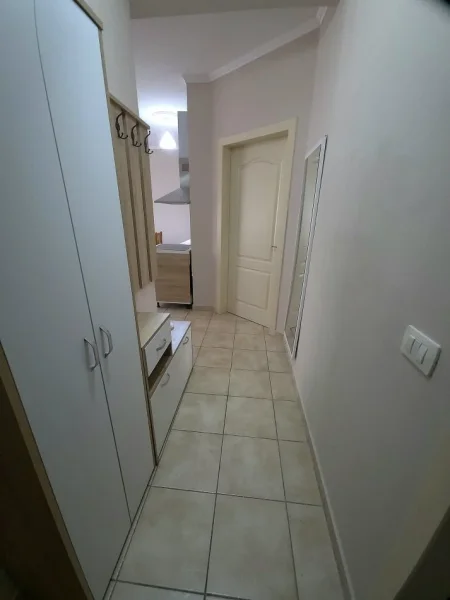Tirane, jepet me qera apartament Kati 4, 65 m² 400 € (Astir Kompleksi Fratari)
