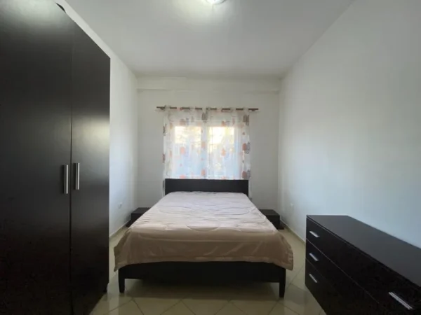 Tirane, jepet me qera apartament 2+1+Aneks+Ballkon Kati 3, 86 m² 420 € (Perballe Casa Italia)