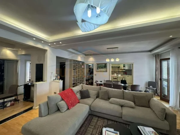 Tirane, shitet apartament 2+1+Ballkon Kati 7, 151 m² 480.000 € (+2 POSTE PARKIMI (MYSLYM SHYRI)