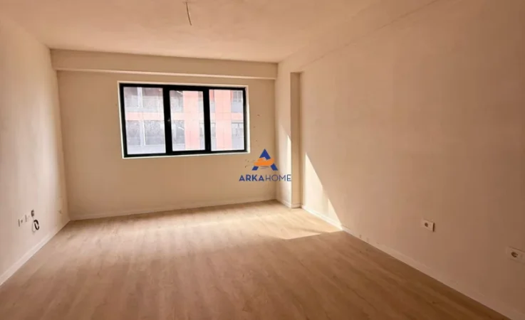 Tirane, shitet apartament 1+1+Ballkon Kati 4, 70 m² 95.000 € (unaza e re)