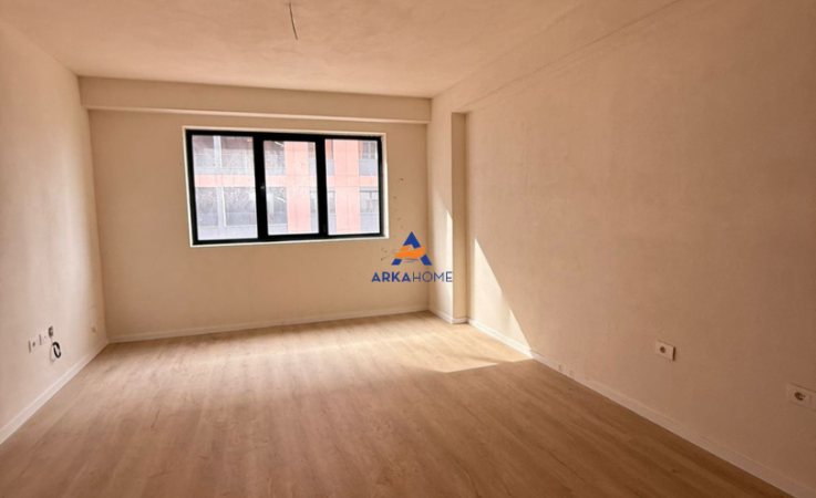 Tirane, shitet apartament 1+1+Ballkon Kati 4, 70 m² 95.000 € (unaza e re)