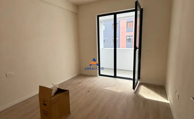 Tirane, shitet apartament 1+1+Ballkon Kati 4, 70 m² 95.000 € (unaza e re)