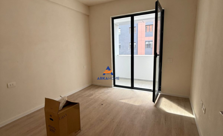 Tirane, shitet apartament 1+1+Ballkon Kati 4, 70 m² 95.000 € (unaza e re)