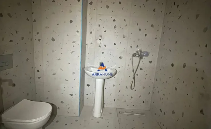 Tirane, shitet apartament 1+1+Ballkon Kati 4, 70 m² 95.000 € (unaza e re)