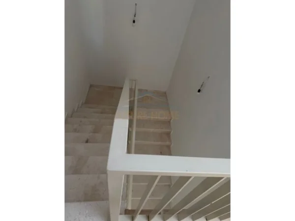 Tirane, jepet me qera Vile 2 Katshe Kati 0, 403 m² 2.500 € (LIQENI THATE)