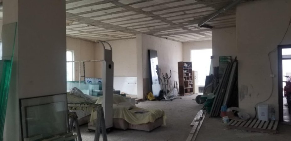 Tirane, shitet dyqan Kati 1, 342 m² 222.000 € (Rruga Myslym Keta prane Restorant Pellumbat e Paqes.)