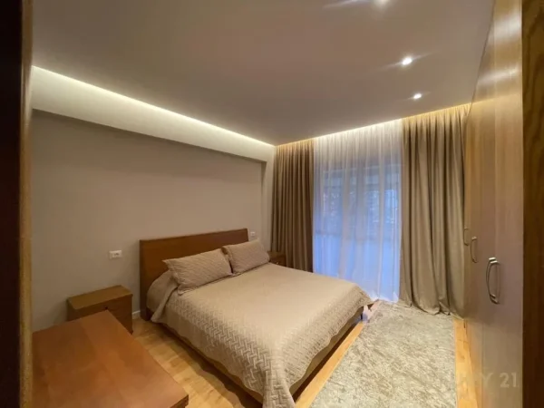 Tirane, jepet me qera apartament 2+1 Kati 2, 107 m² 1.200 € (Bllok)