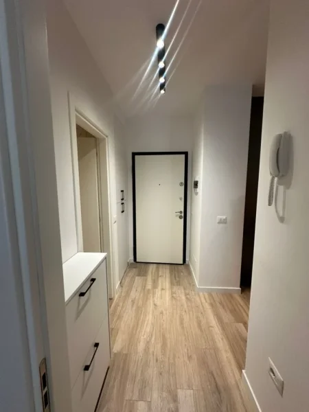 Tirane, jepet me qera apartament 1+1 , 60 m² 400 € (Univers City)
