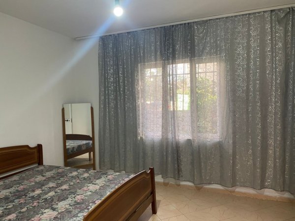 Tirane, jepet me qera shtepi 2+1+Ballkon Kati 0, 123 m² 420 € (ne rrugen Hysen Selmani Tirane.)