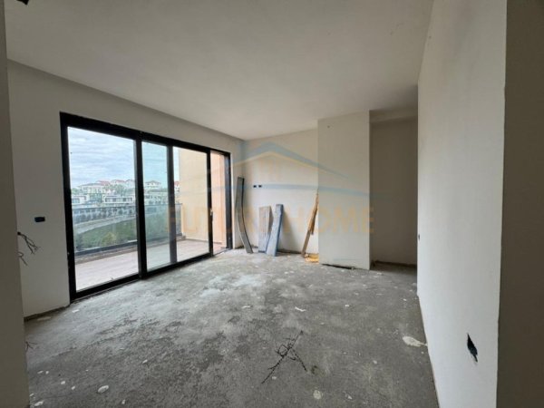 Tirane, shitet Vile 3+1+Ballkon , 368 m² 700.000 € (MJULL BATHORE)
