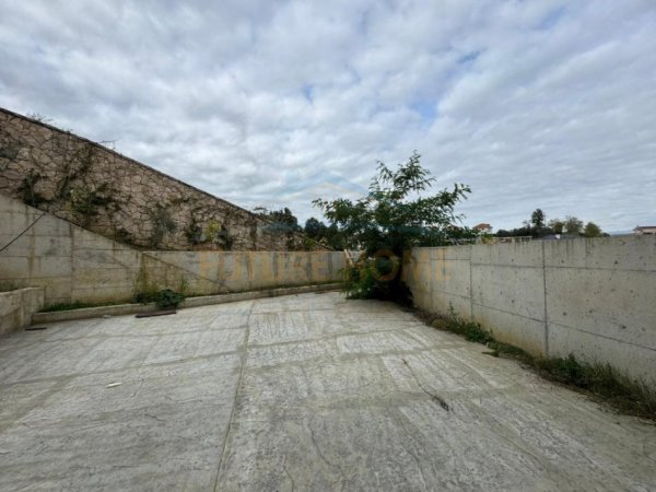 Tirane, shitet Vile 3+1+Ballkon , 368 m² 700.000 € (MJULL BATHORE)