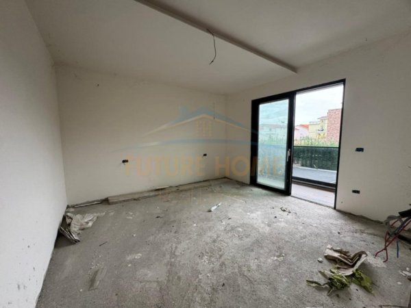 Tirane, shitet Vile 3+1+Ballkon , 368 m² 700.000 € (MJULL BATHORE)