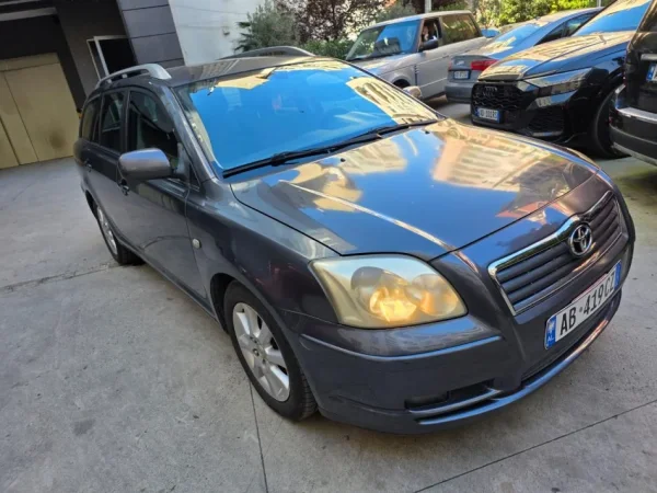 Tirane, shes makine TOYOTA Nafte, gri e erret manuale Kondicioner 194 km 2.650 €