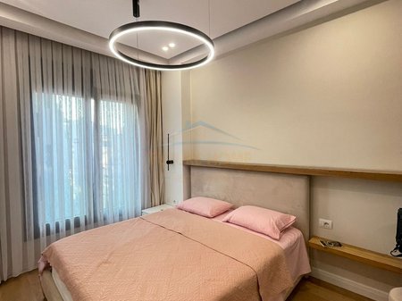 Tirane, jepet me qera apartament 1+1 Kati 3, 70 m² 900 € 