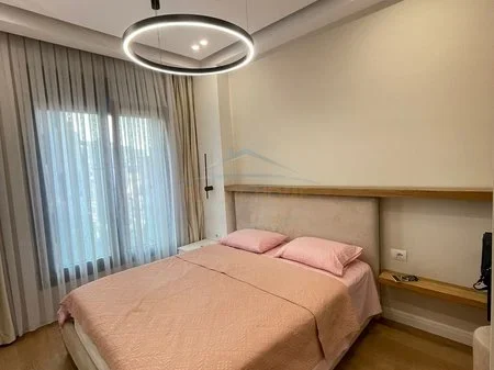 Tirane, jepet me qera apartament 1+1 Kati 3, 70 m² 900 € 