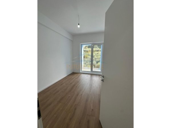 Tirane, shitet apartament 1+1 Kati 3, 53 m² 83.000 € (OXA, Fresku)