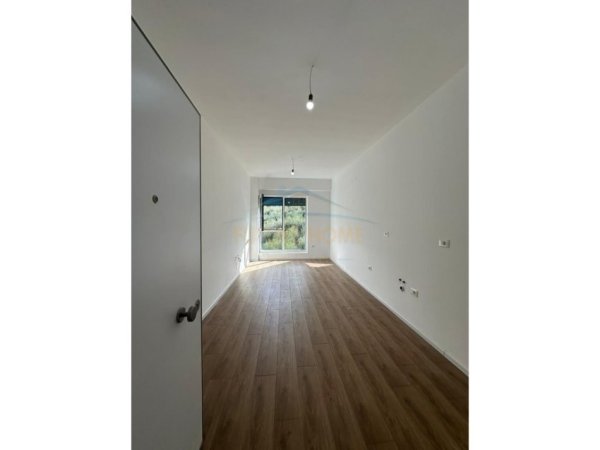 Tirane, shitet apartament 1+1 Kati 3, 53 m² 83.000 € (OXA, Fresku)