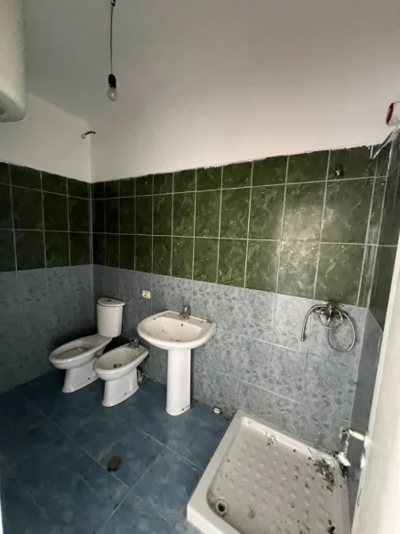 Durres, shitet apartament 1+1+Ballkon Kati 9, 85 m² 75.000 € (Rruga Pavarsia Durres)