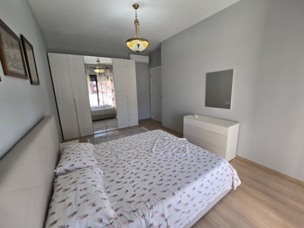 Tirane, jepet me qera apartament 2+1+Ballkon Kati 4, 95 m² 600 € (Ish Fusha e Aviacionit)