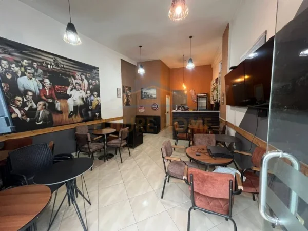 Tirane, jepet me qera ambjent biznesi Kati 0, 50 m² 500 € (Rruga Mihal Grameno)