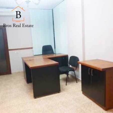 Tirane, jepet me qera ambjent biznesi Kati 2, 92 m² 45.000 Leke (Blv Zogu i Pare,Gjimnazi Sinan Tafaj)