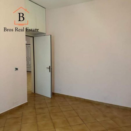 Tirane, jepet me qera apartament 2+1+BLK Kati 3, 90 m² 500 Euro (Kristali)