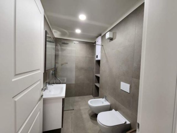 Tirane, jepet me qera apartament duplex 2+1_2 dhe post parkimi 120 m² 1.000 Euro (prane 15 kateshit)