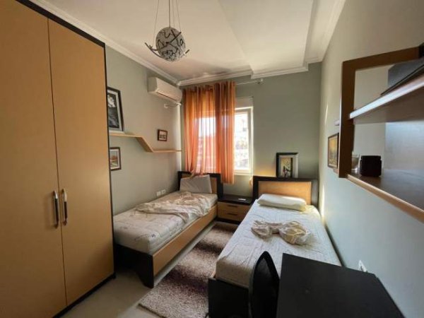 Tirane, jepet me qera apartament Kati 3, 140 m² 550 Euro (Rruga e Kavajes)