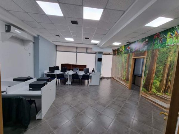 Tirane, jepet me qera ambjent biznesi Kati 1, 110 m² 650 Euro (Teodor Keko)
