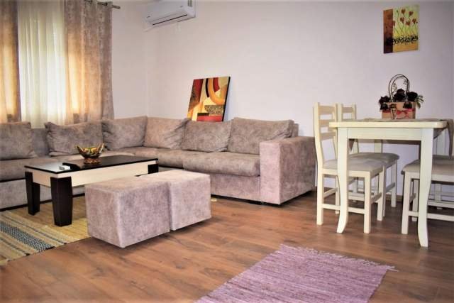Tirane, jepet me qera apartament 2+1+A+BLK Kati 1, 75 m² 65.000 Leke (Rruga Kongresi i Lushnjes)
