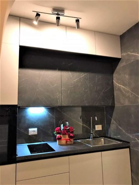 Tirane, jepet me qera apartament 2+1+A+BLK Kati 1, 75 m² 65.000 Leke (Rruga Kongresi i Lushnjes)