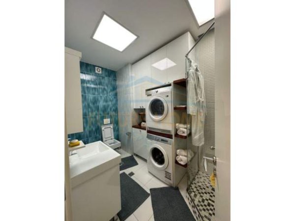 Tirane, jepet me qera apartament 2+1 Kati 19, 90 m² 1.300 Euro (Stadiumi Air Albania)