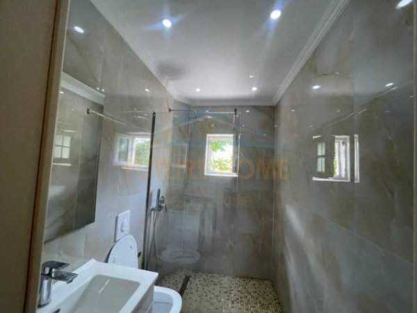 Tirane, jepet me qera apartament 1+1 Kati 4, 62 m² 600 Euro (Petro Nini)